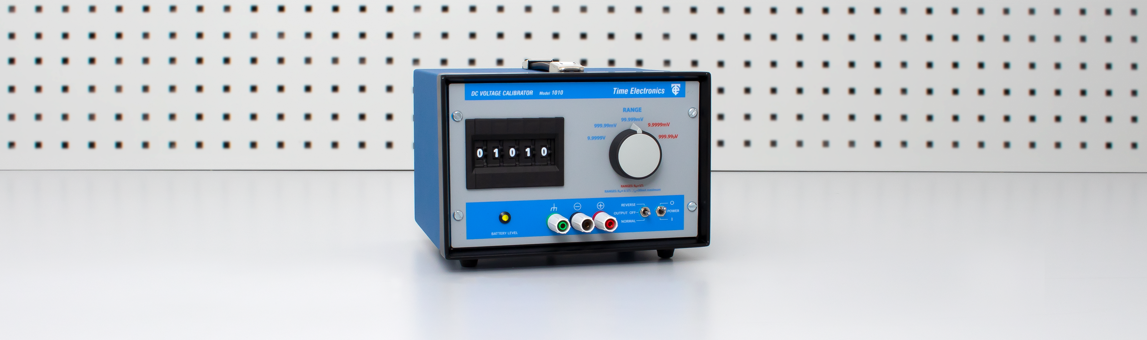 1010 DC Voltage Calibrator